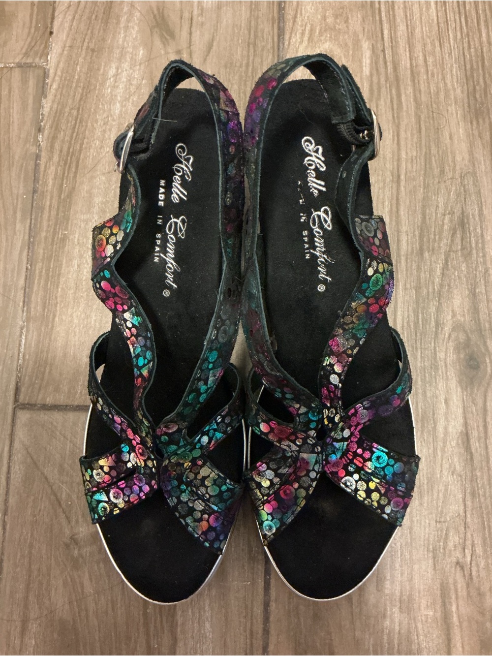 Hello Comfort Made In Spain Ladies Sandals Size 40
Heel Approximately 3 Inches